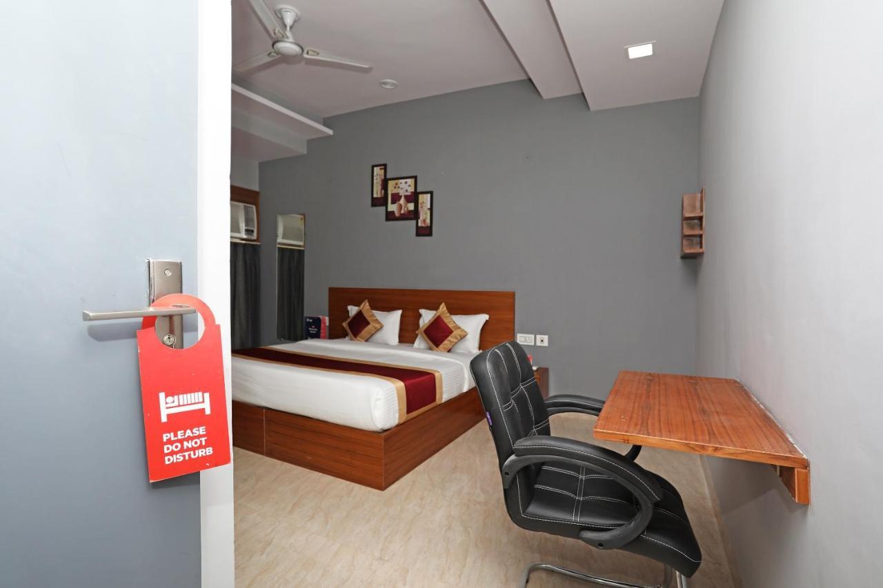 מלון Capital O Aashiyana Paradise Near Omaxe Gurgaon Mall מראה חיצוני תמונה